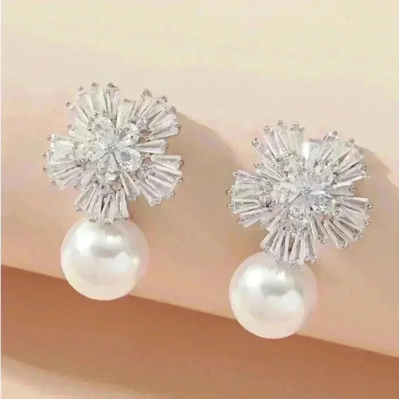 Rhinestone faux pearl drop earrings chic classy elegant statement - Picture 2 of 2